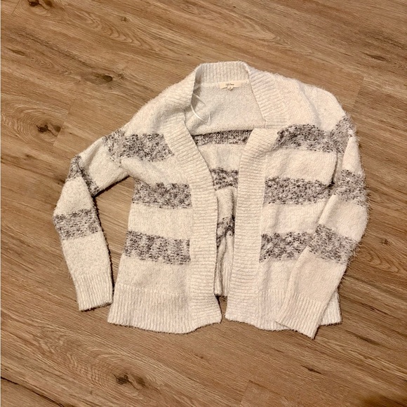 Peyton Primrose Sweaters - Cozy Gray Striped Women's Sweater